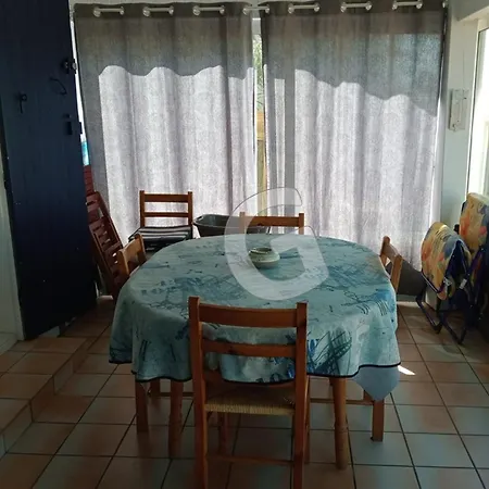 Hotel Maison La Tranche-sur-mer, 5 Pieces, 6 Personnes - Fr-1-357-326 3*