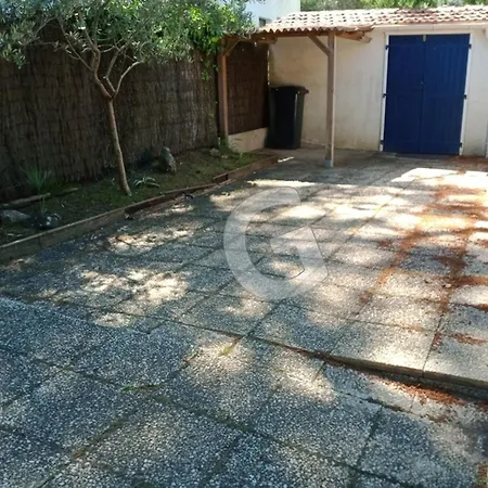 Hotel Maison La Tranche-sur-mer, 5 Pieces, 6 Personnes - Fr-1-357-326 3*